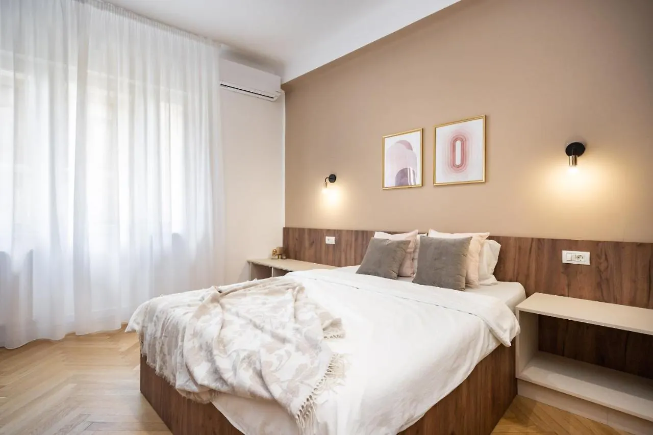 Old Town Bucharest, Luxury 2 Bedrooms Apartment رومانيا