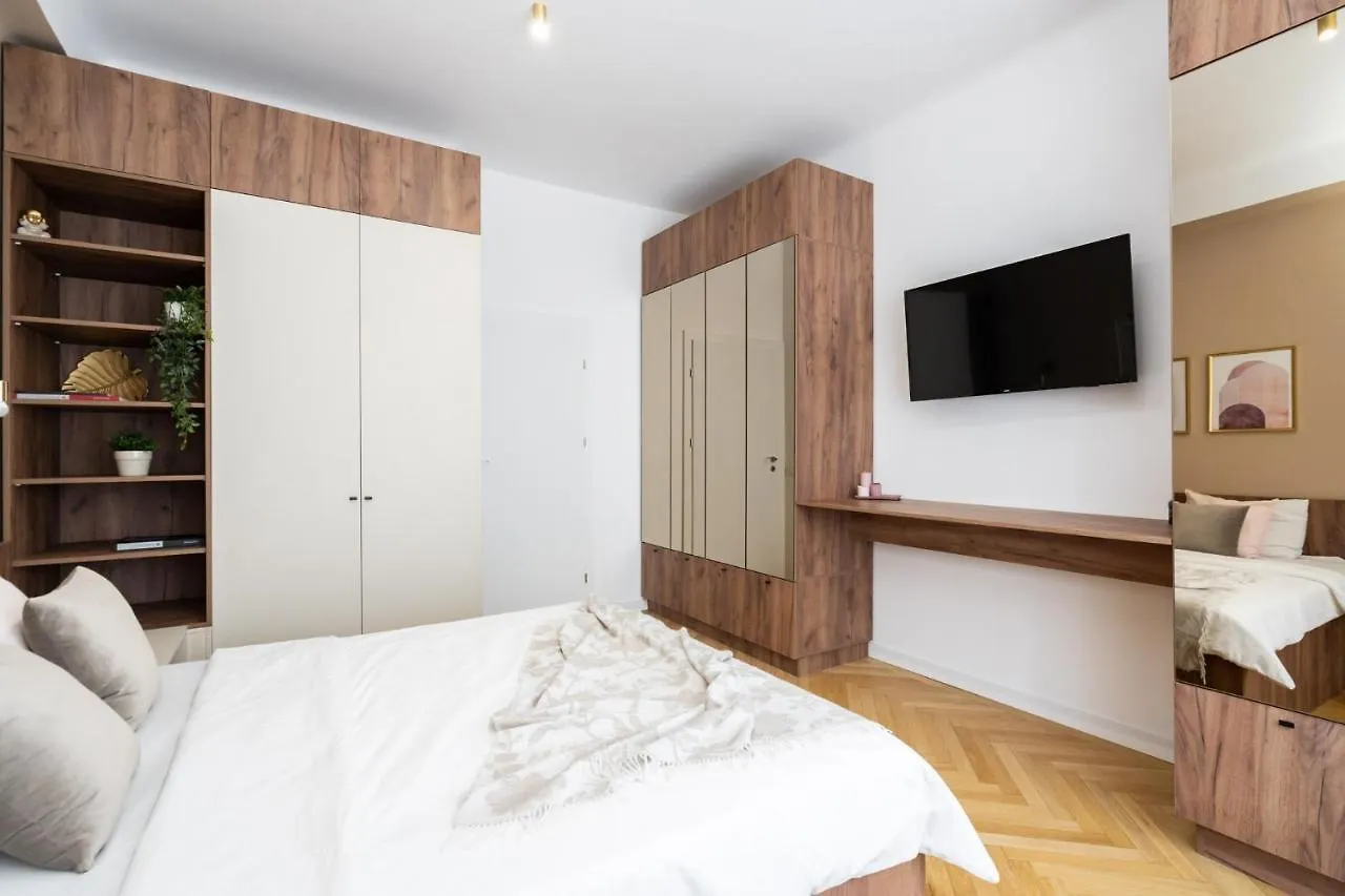 Old Town Bucharest, Luxury 2 Bedrooms Apartment 0*, Bucharest