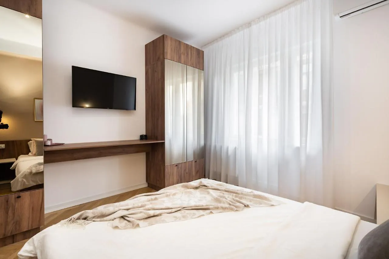 Old Town Bucharest, Luxury 2 Bedrooms Apartment