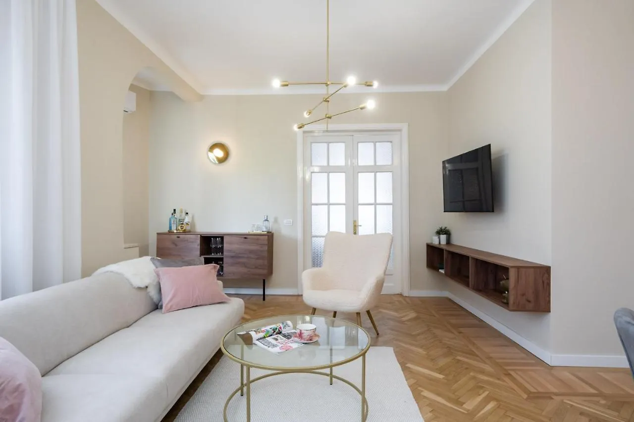 Old Town Bucharest, Luxury 2 Bedrooms Apartment Bucharest