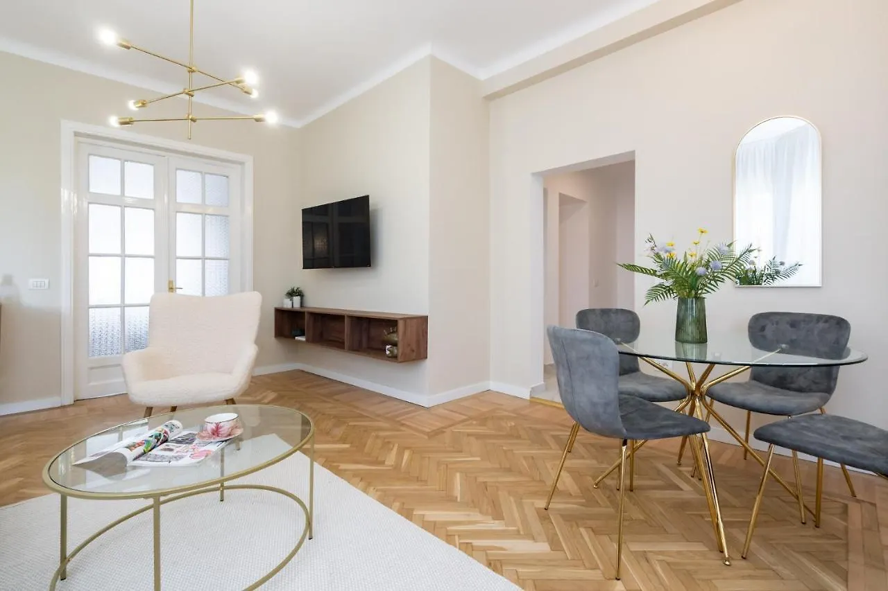 Old Town Bucharest, Luxury 2 Bedrooms Apartment