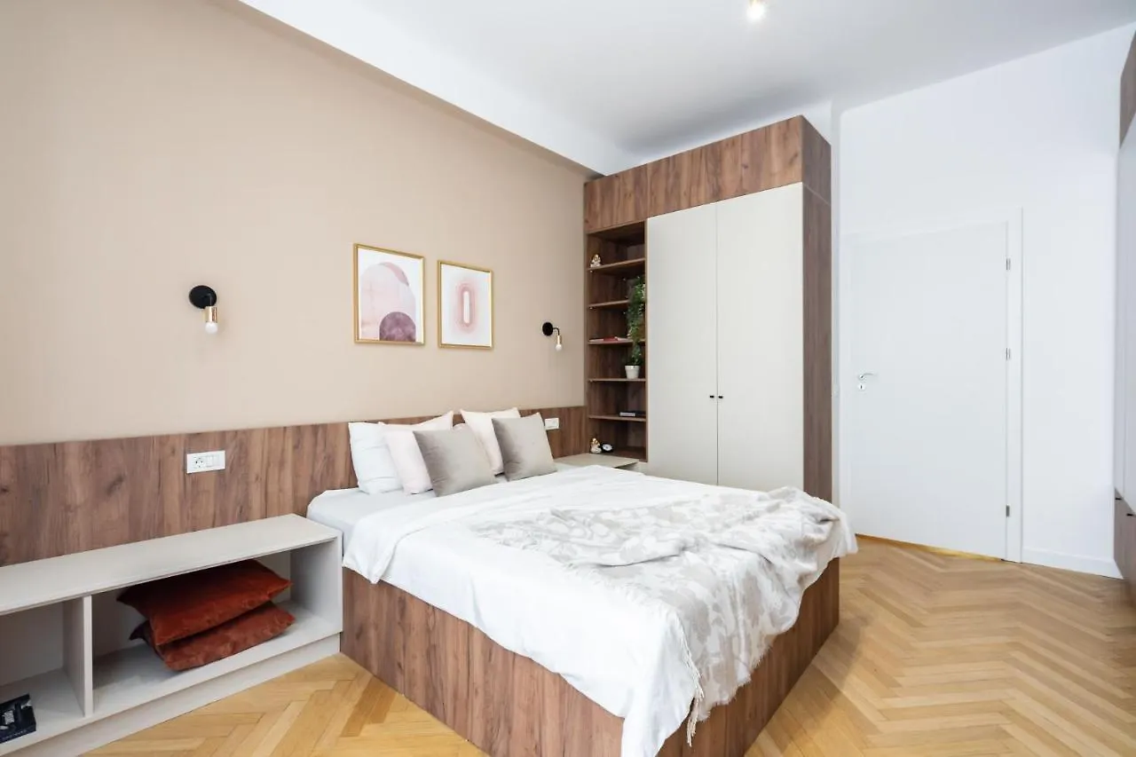 Old Town Bucharest, Luxury 2 Bedrooms Apartment Bucharest