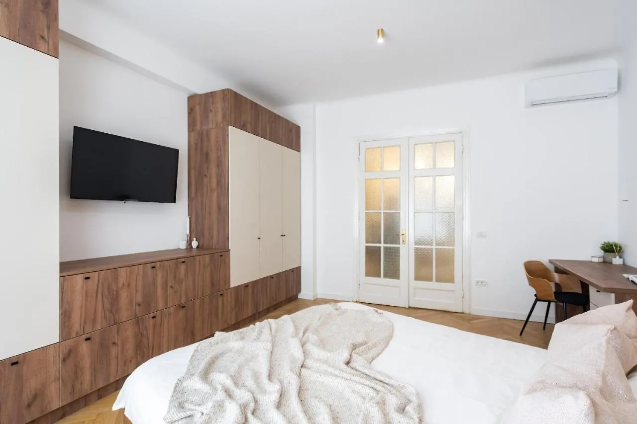 Old Town Bucharest, Luxury 2 Bedrooms Apartment Bucharest